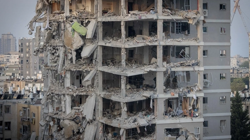 Прямое попадание иранской ракеты в Бат-Яме, июнь 2025 года