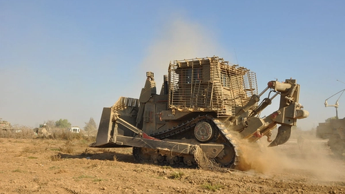 Бульдозер израильской армии на границе с сектором Газа, 2014